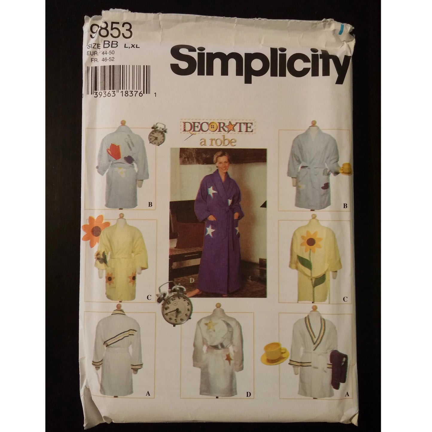 Simplicity 9853 (L, XL) misses robe pattern, uncut