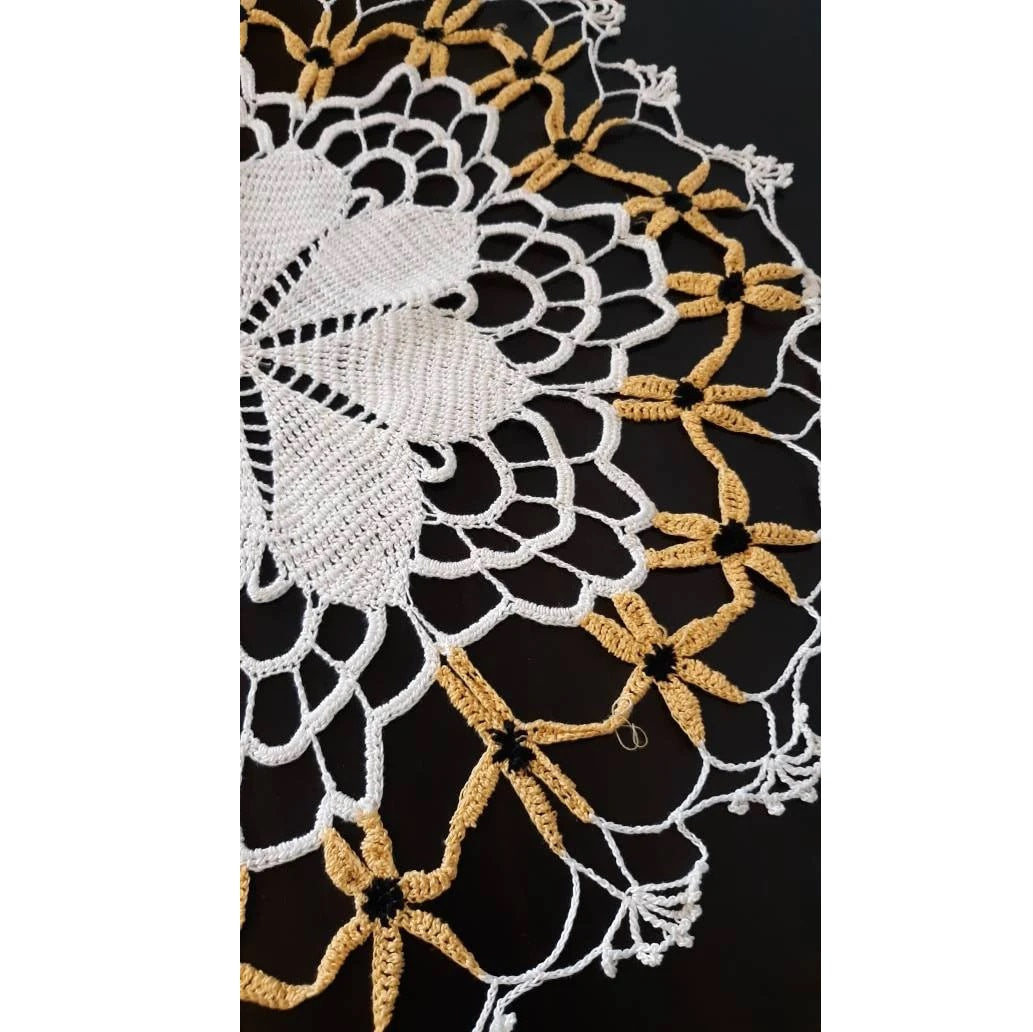 Large Vintage Round (18") Black Eyed Susan Doily