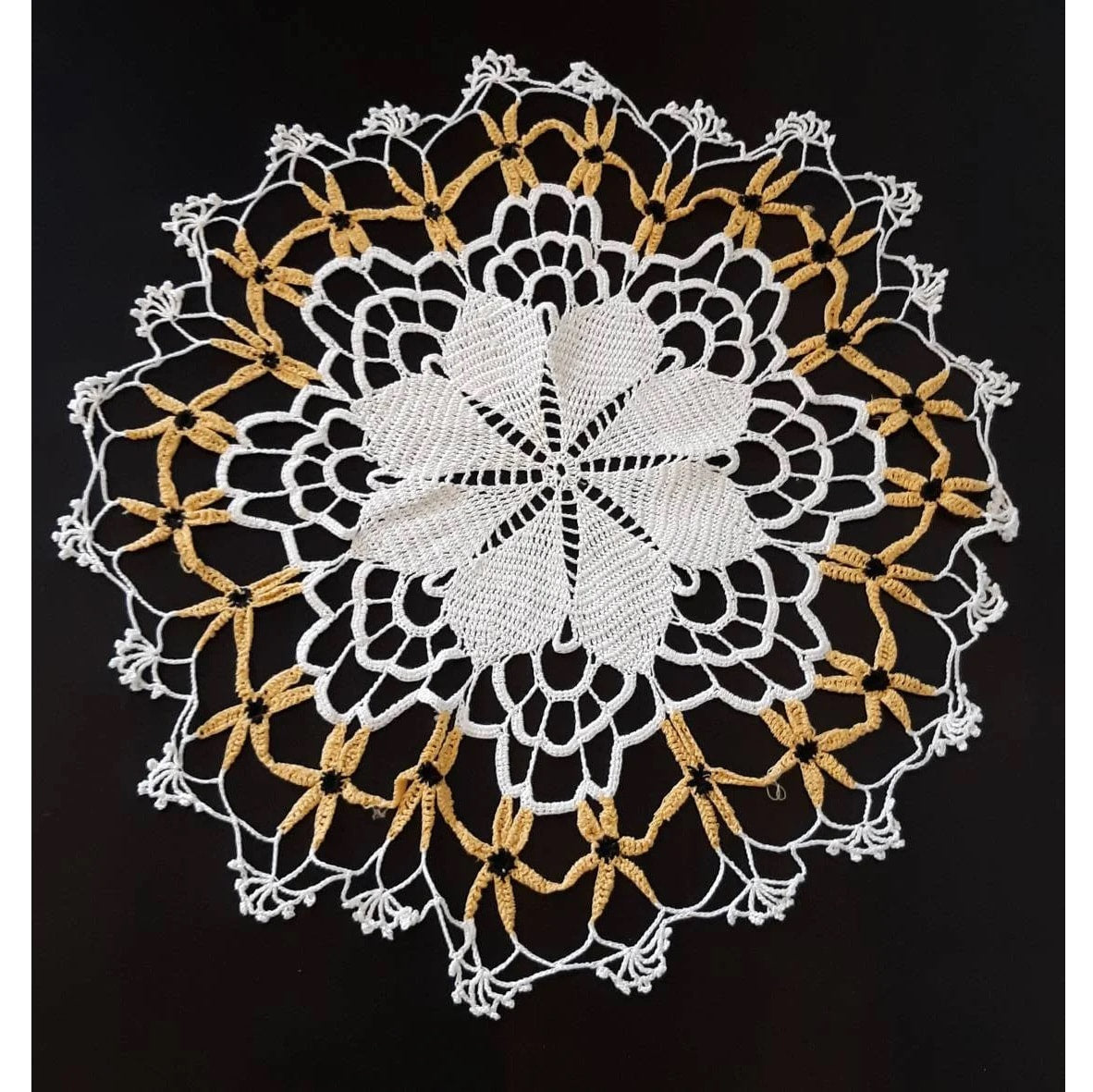 Large Vintage Round (18") Black Eyed Susan Doily