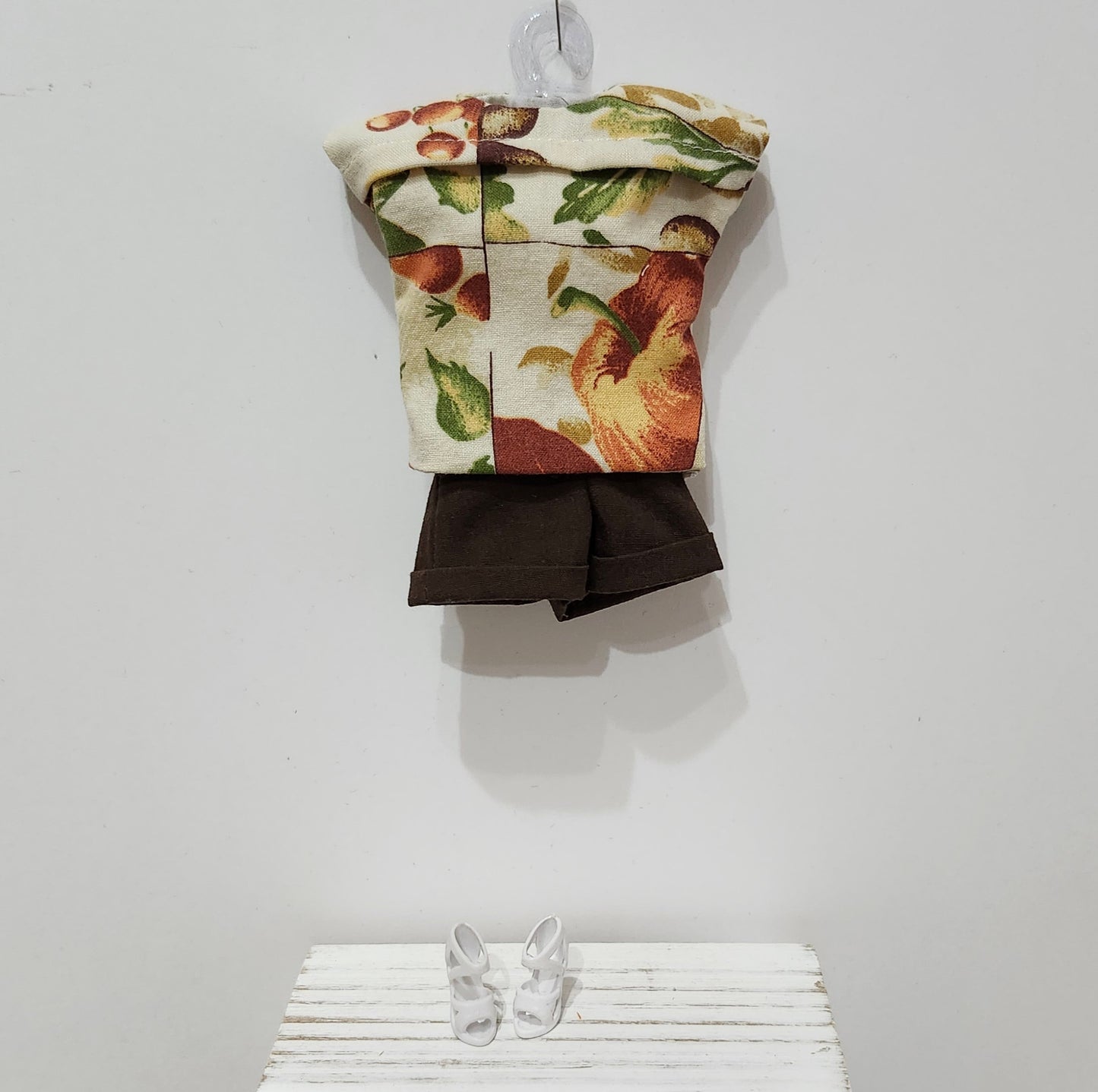 Autumn Blouse and Shorts for 11 1/2" female fashion dolls
