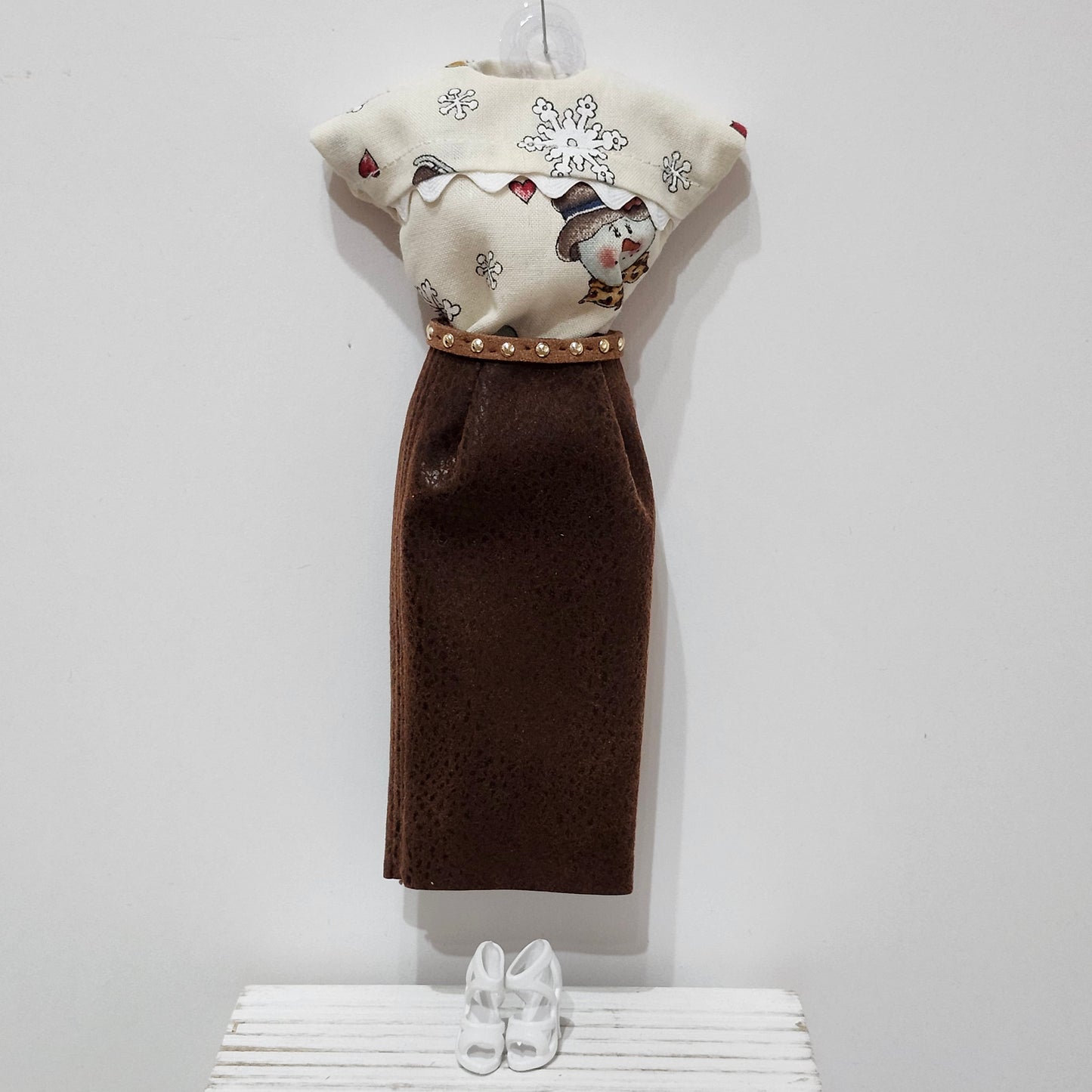 Snowman Blouse and Skirt for 11 1/2" female fashion dolls