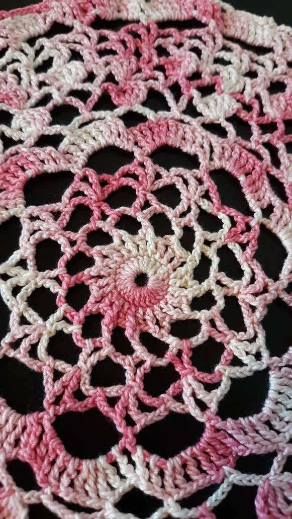 Vintage Round (9.5") Pink/White Doily