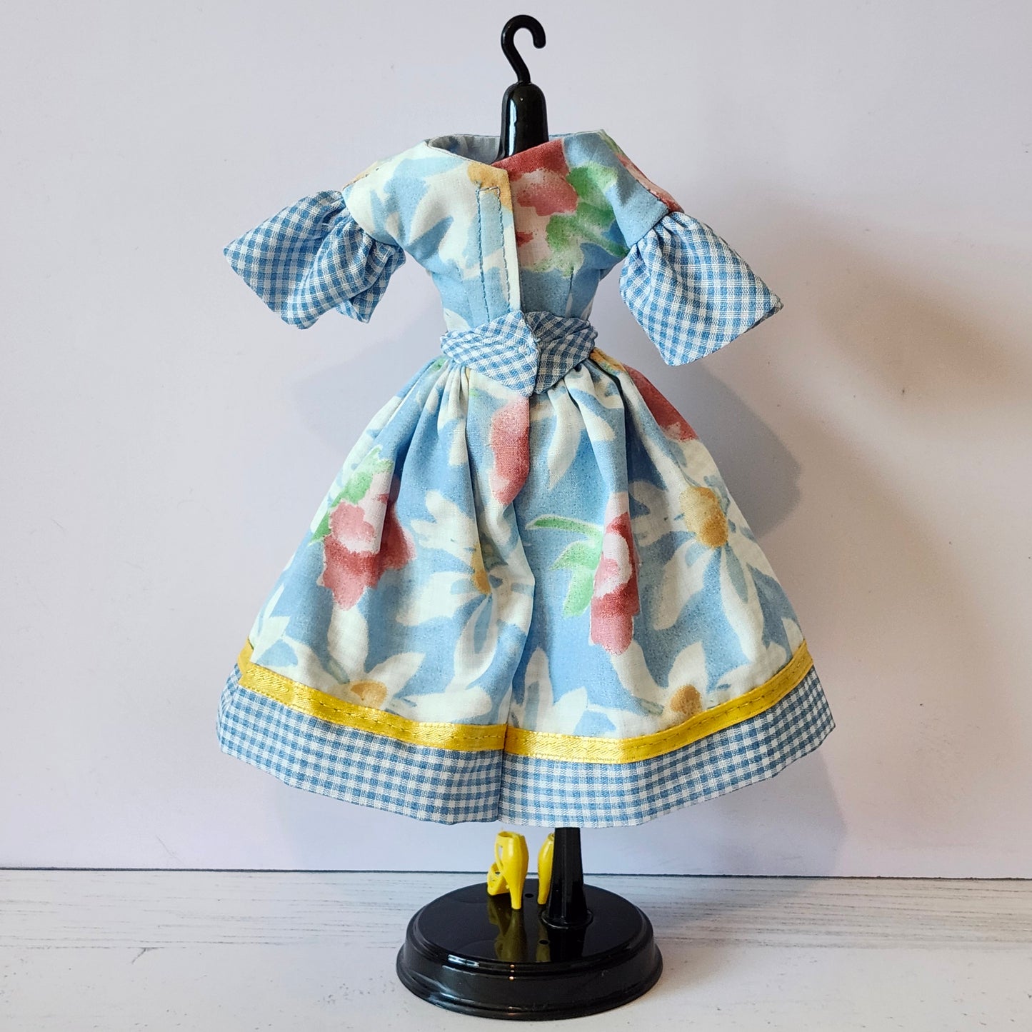 Daisies and Gingham Dress for 11 1/2" fashion dolls