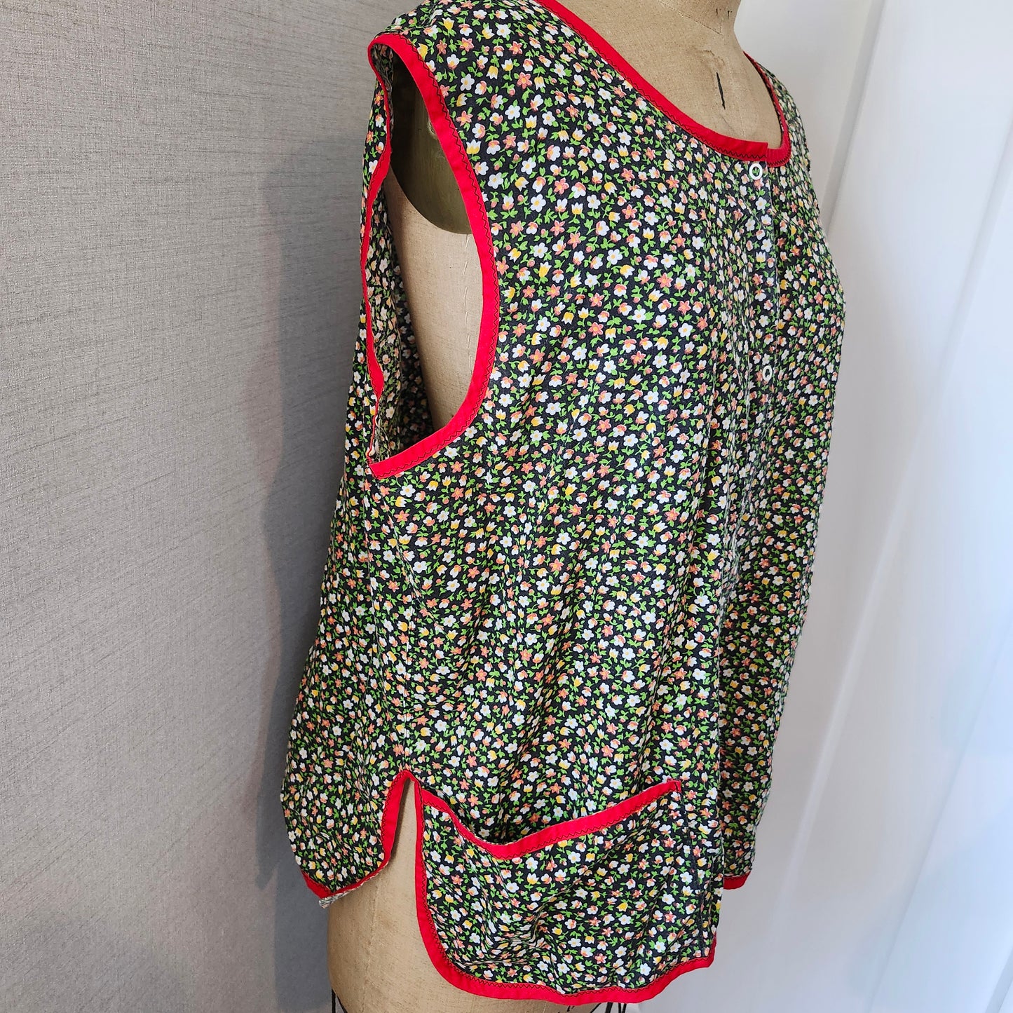 Black Floral Vintage Smock/Cobblers Apron