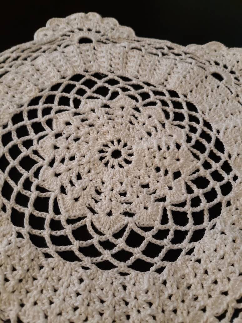 Vintage Round (12") White Doily