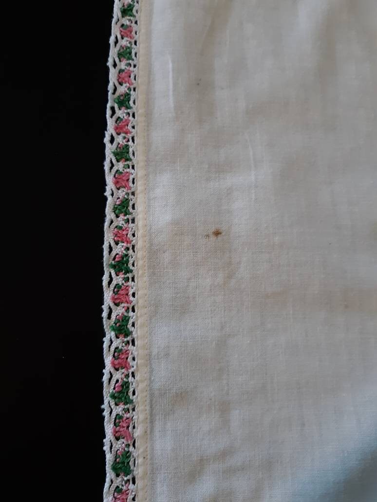 Vintage Embroidered Red Flower Table Runner/Dresser Scarf