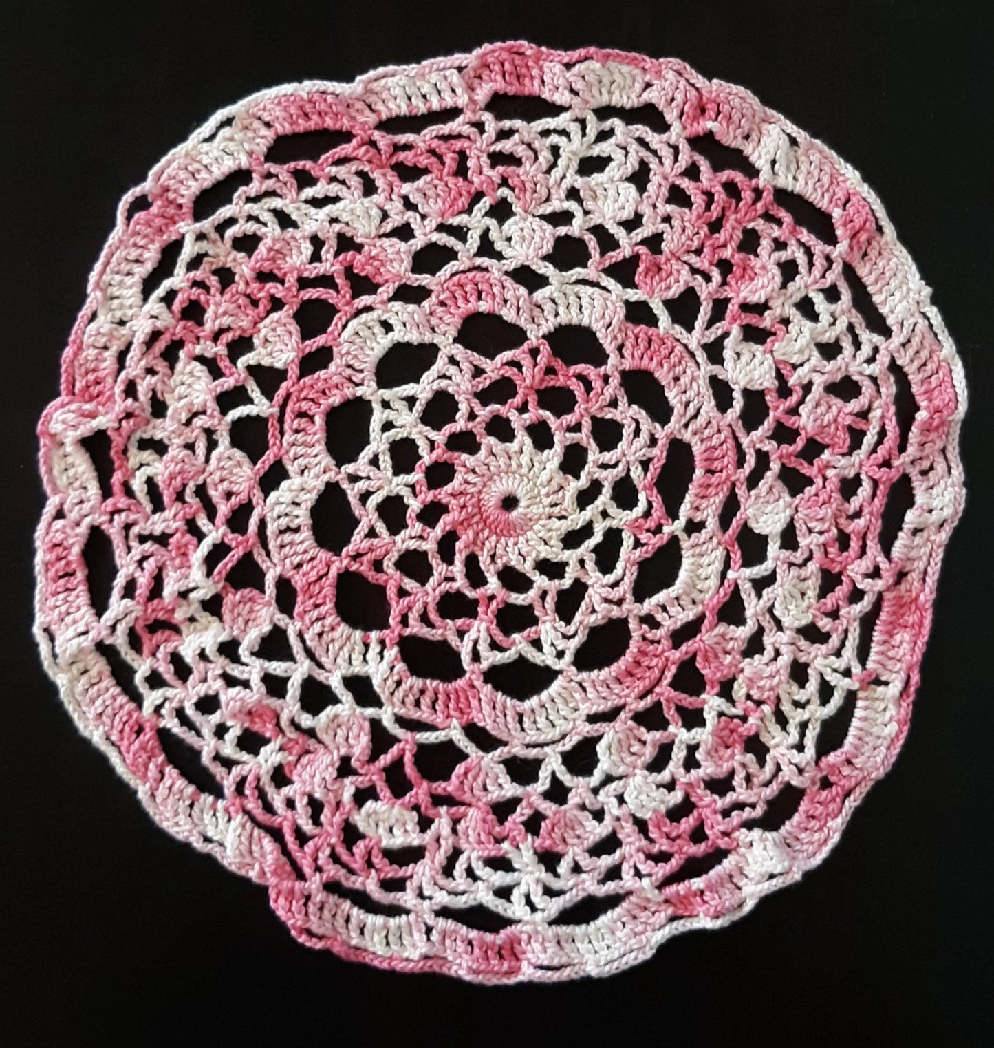 Vintage Round (9.5") Pink/White Doily