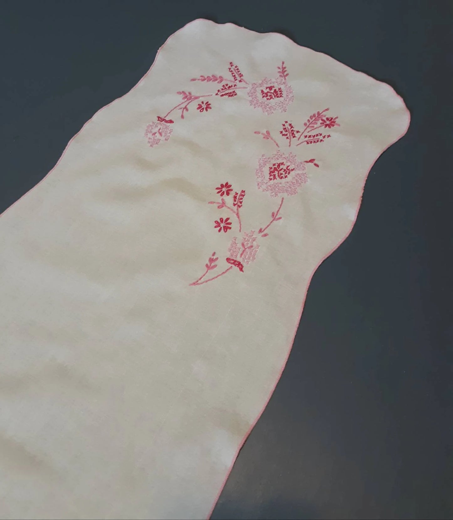Pink Floral Embroidery Vintage Table Runner
