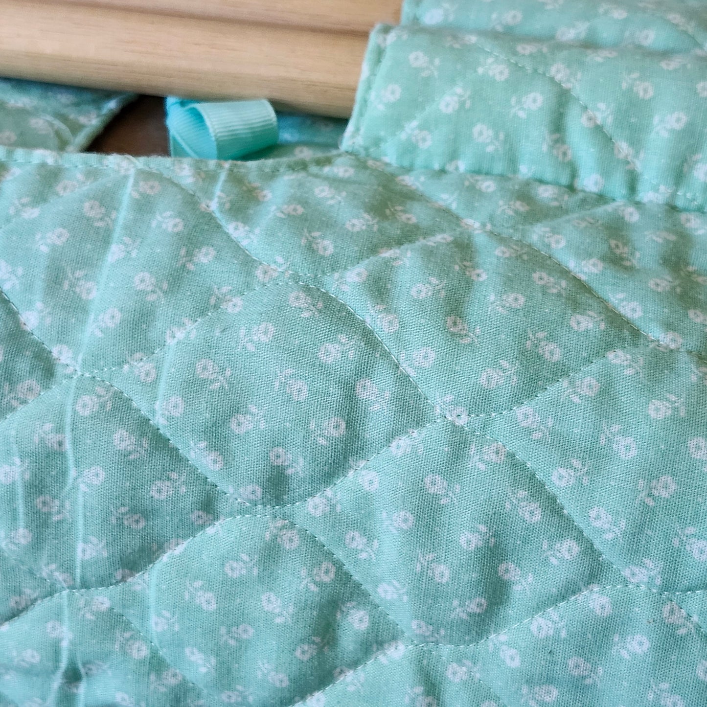 Green Floral Vintage Quilted Casserole Carrier