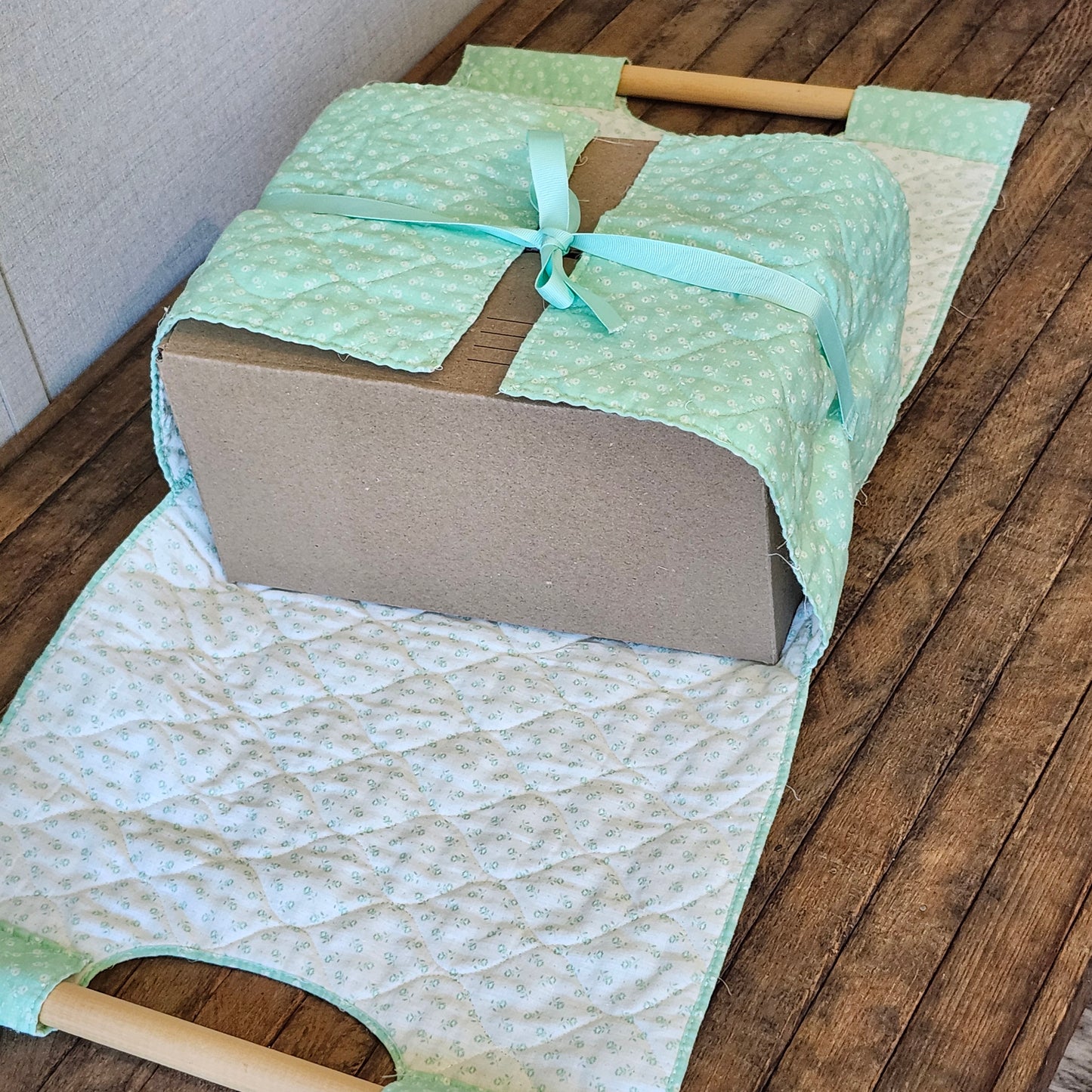 Green Floral Vintage Quilted Casserole Carrier