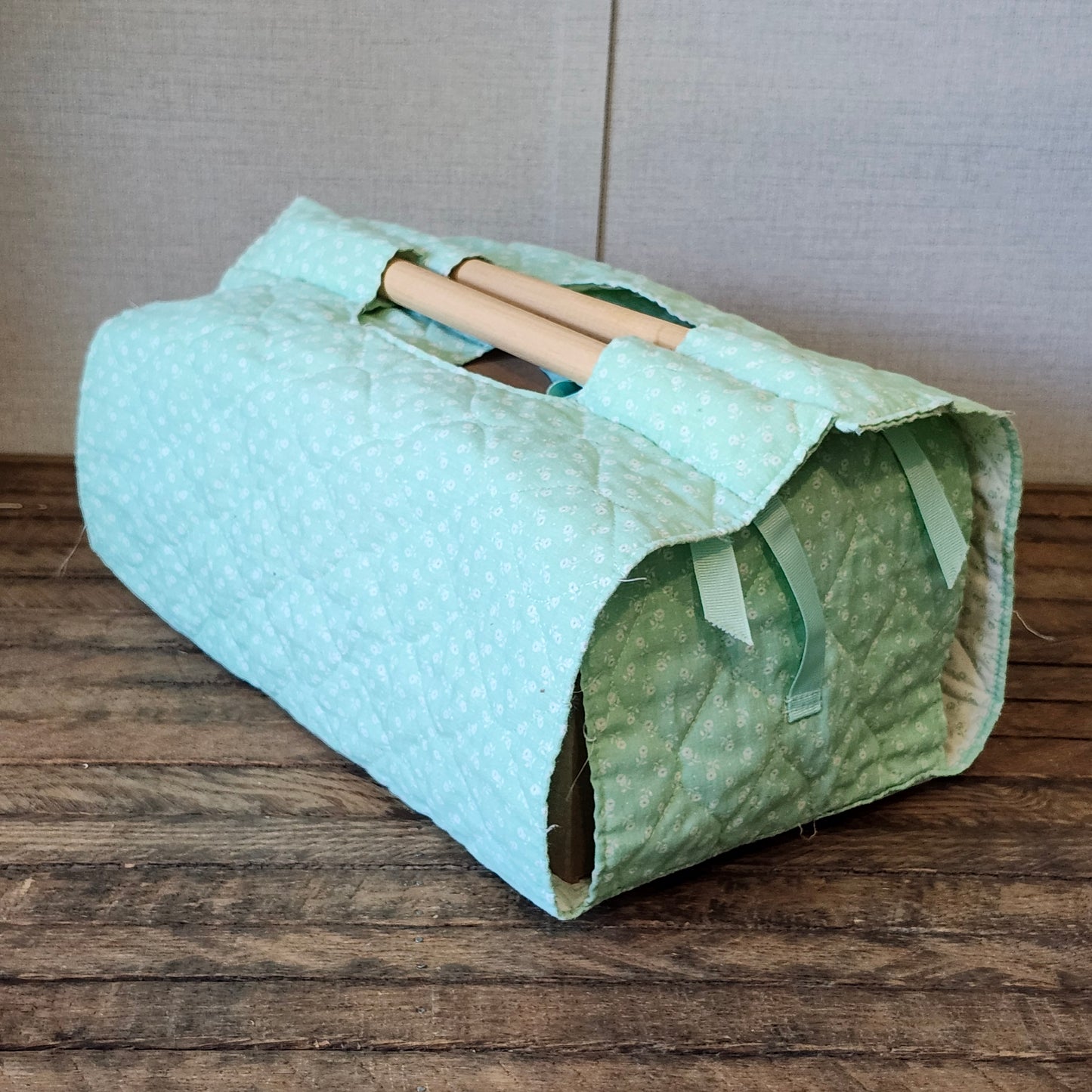 Green Floral Vintage Quilted Casserole Carrier