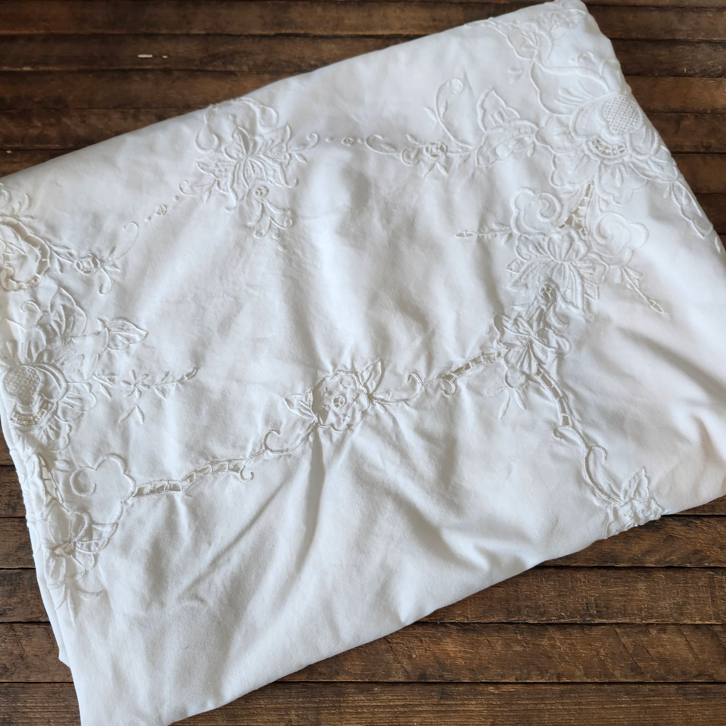 White Embroidered Floral Design Tablecloth