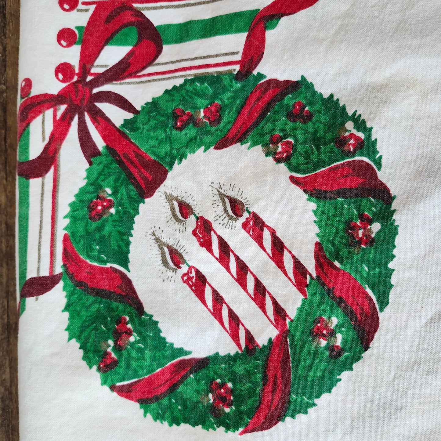 Christmas Wreaths Vintage Tablecloth