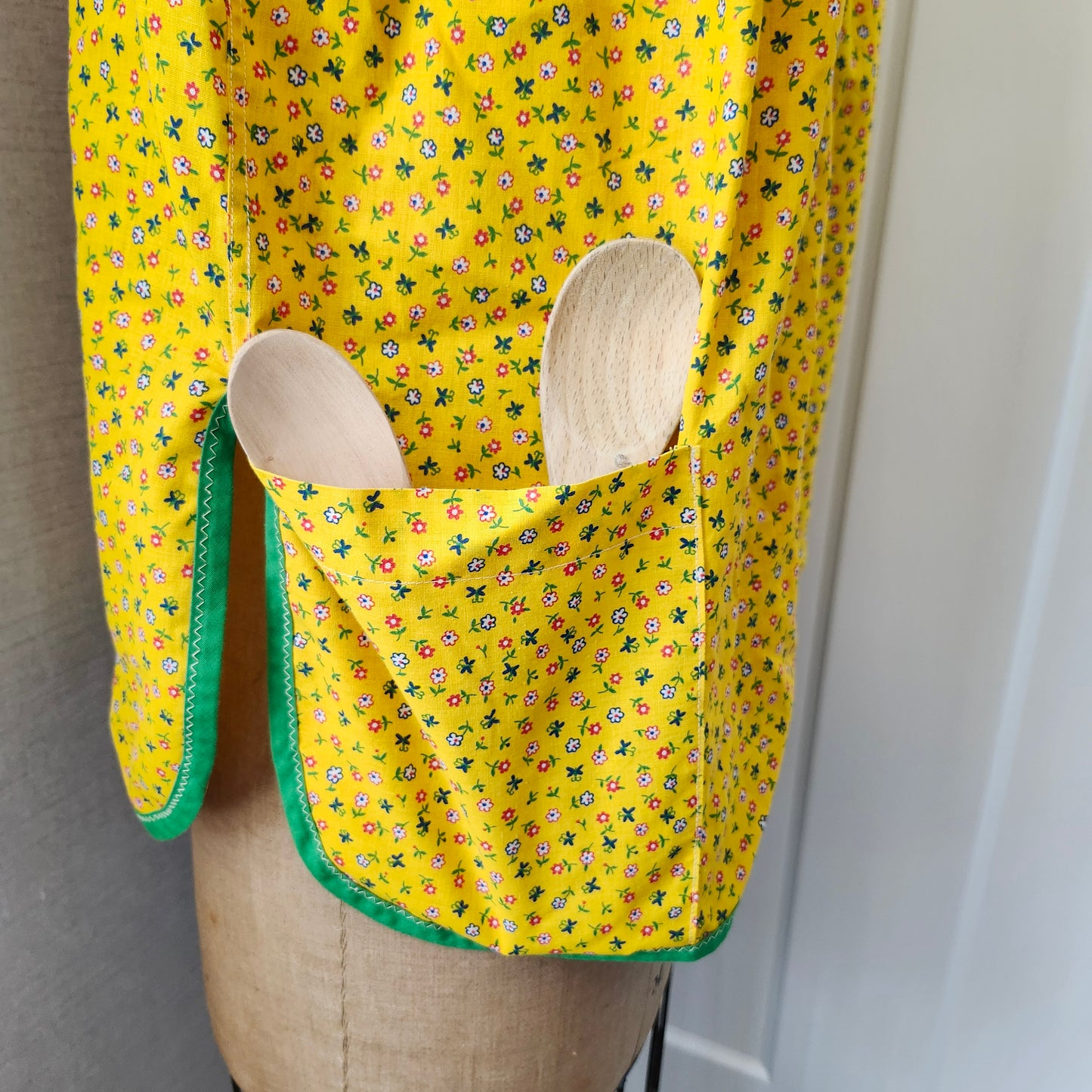 Yellow Floral Vintage Smock/Cobblers Apron