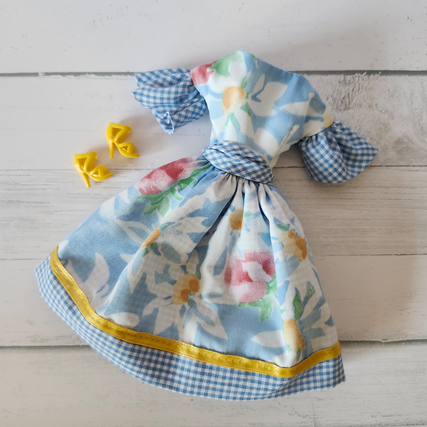 Daisies and Gingham Dress for 11 1/2" fashion dolls