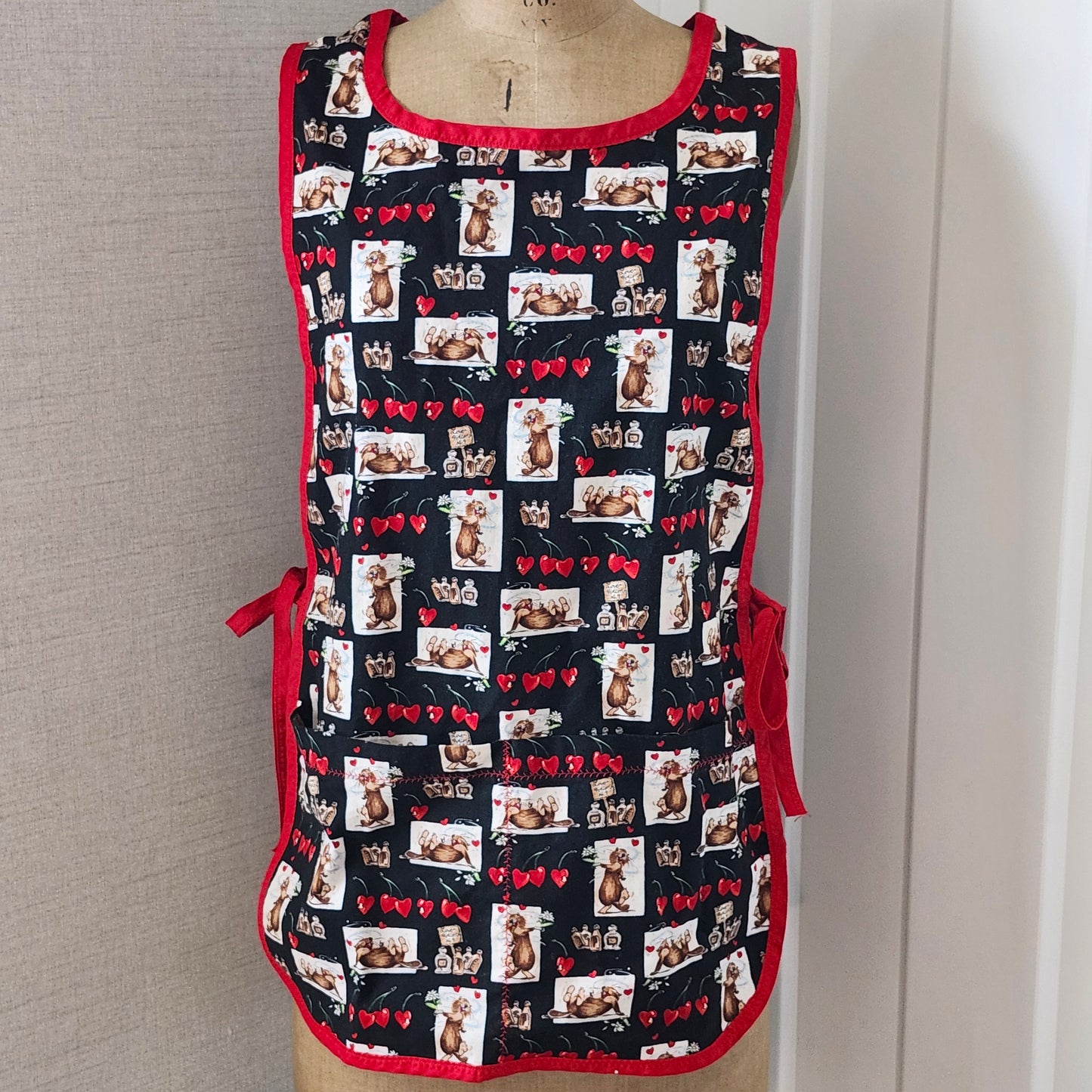 Beavers and Hearts Print Vintage Smock/Cobblers Apron