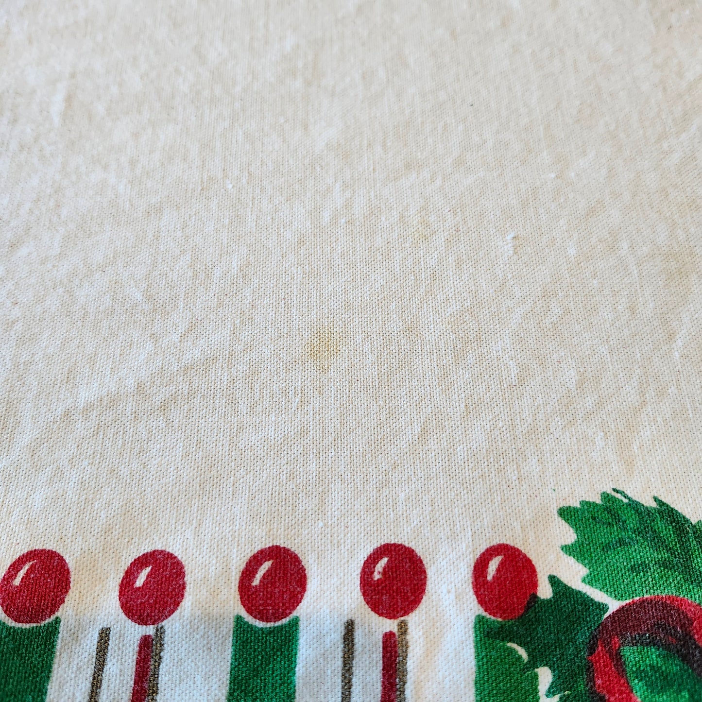 Christmas Wreaths Vintage Tablecloth