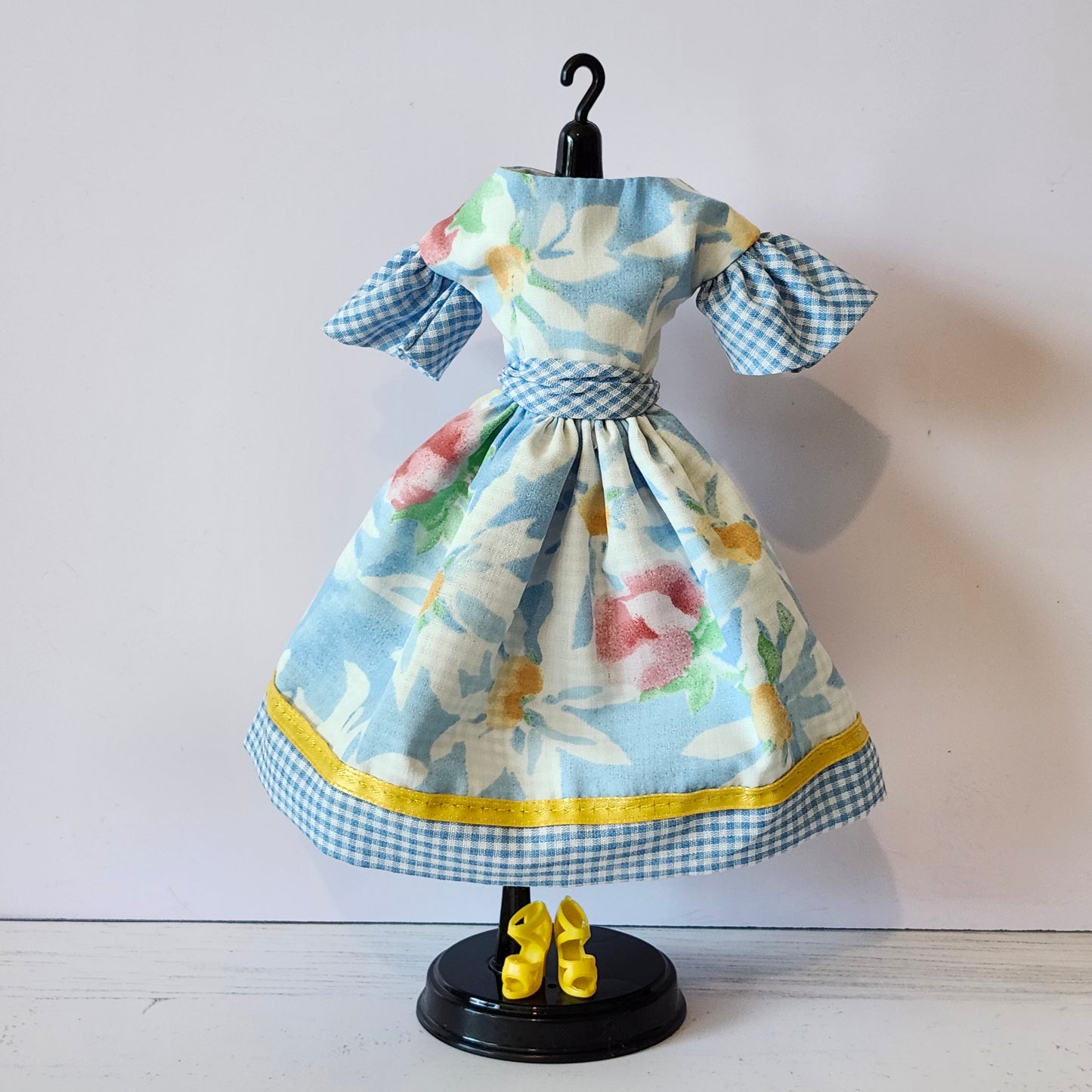 Daisies and Gingham Dress for 11 1/2" fashion dolls